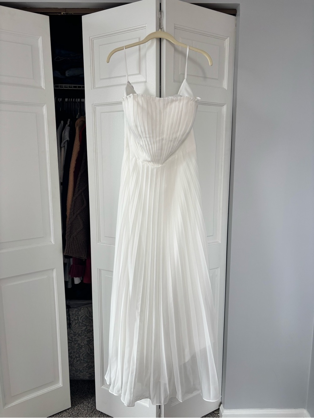 Size Large White Pleated Strapless Dress